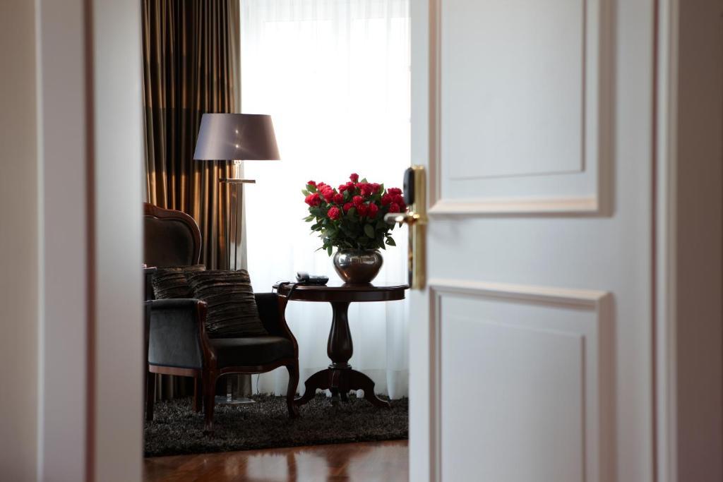 Gutwinski Hotel Фельдкірш Екстер'єр фото